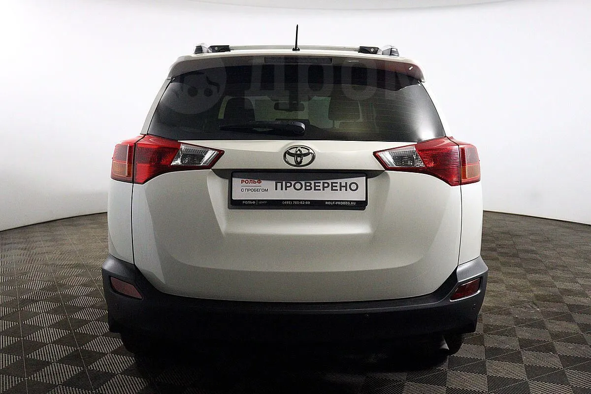 Toyota RAV4 Image 6