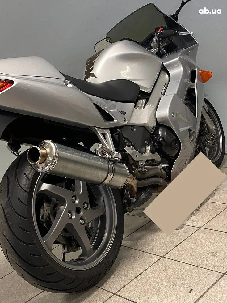 Honda VFR Image 4